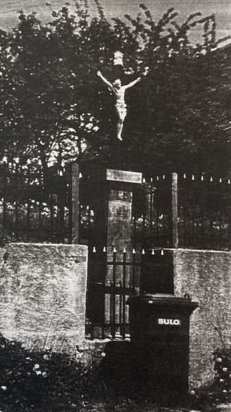 Datei:Kruzifix Temritz Ort Haus Nr.9 .jpg