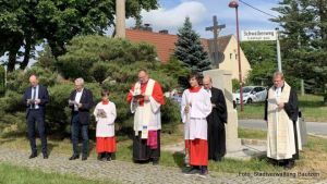Weihe-sorbisches-katholisches-Wegkreuz-Stadtverwaltung-Bautzen .jpg
