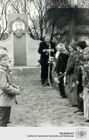 Einweihung Denkmal 1980.04.26.jpg